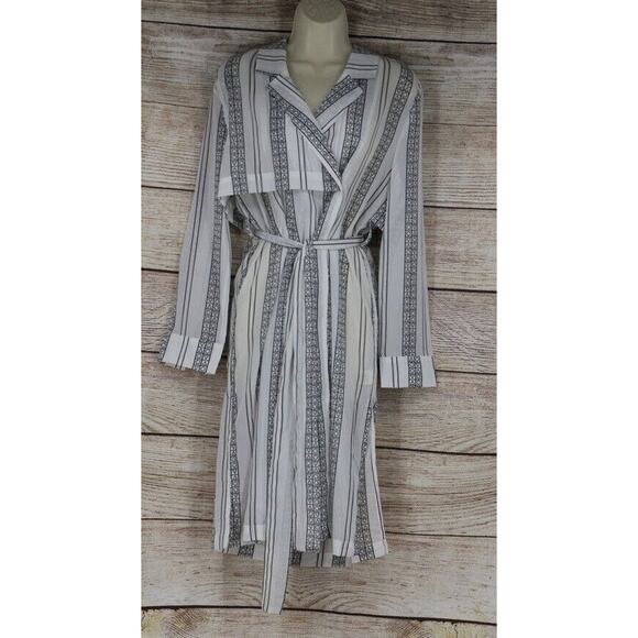 Very J Womens Size Small Large Light Wrap Shift Geometric Midi Dress White Black - Picture 1 of 6